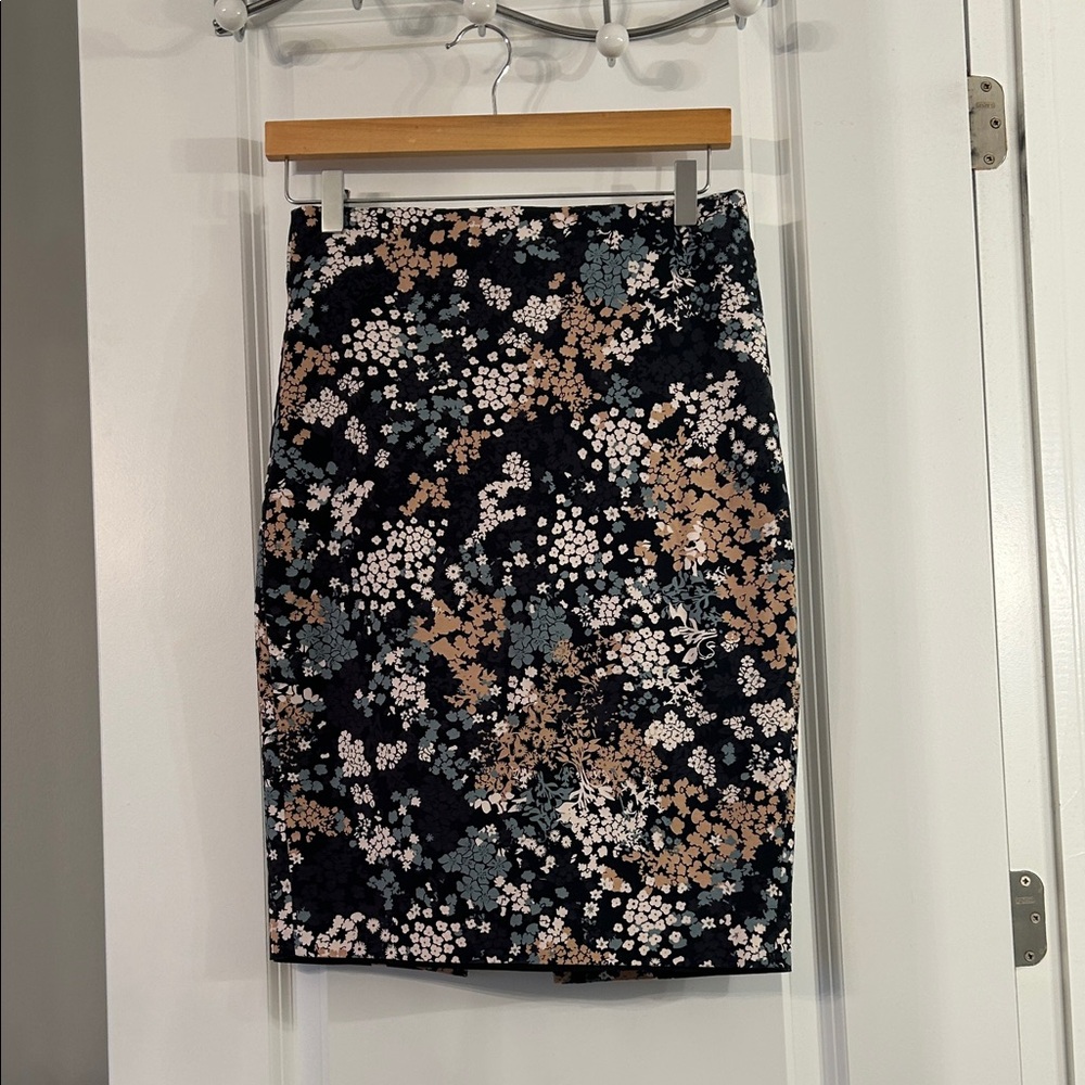 RW&CO. Black Floral Pencil Skirt